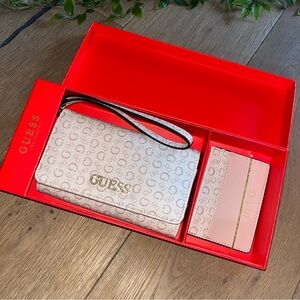 Guess NEW GIFT SET Dusty Rose wristlet Wallet Set
